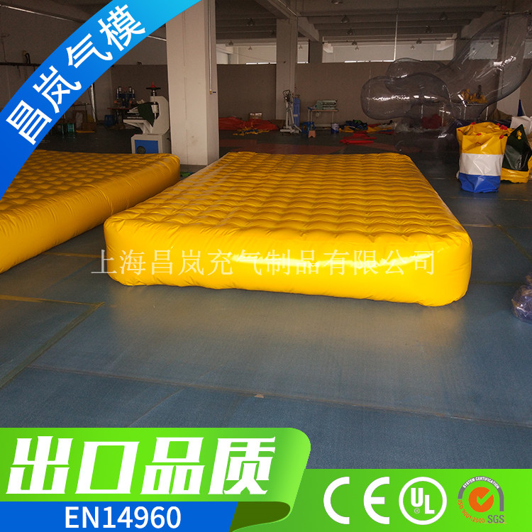 厂家定做 5*3m充气气垫 黄色充气垫子 运动防护防摔跤垫子 安装装修安全空气垫  卡车装卸充气垫子定做