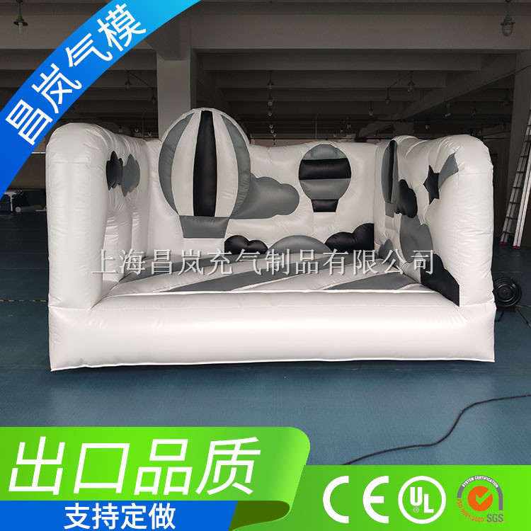 厂家专业定做黑白灰冷色调充气蹦床 亲子餐厅儿童乐园城堡 热气球云朵主题充气跳床淘气堡